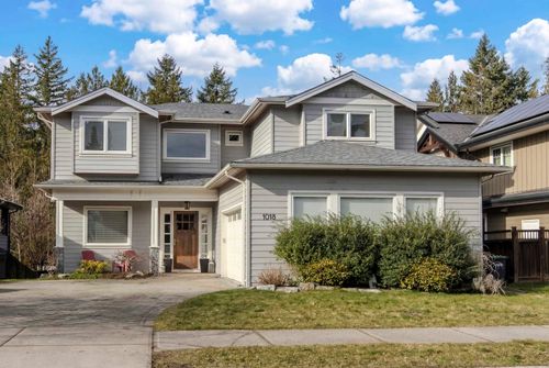 1018 Jay Cres, Squamish, BC, V8B0P2 | Card Image