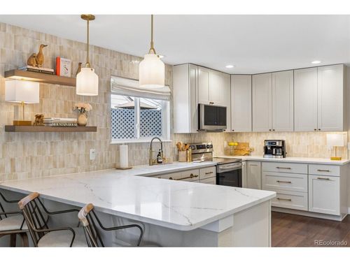 805 W Peakview Cir, Littleton, CO, 80120-3323 | Card Image