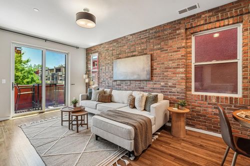 2028 20th Street, Sacramento, CA, 95818 | Card Image