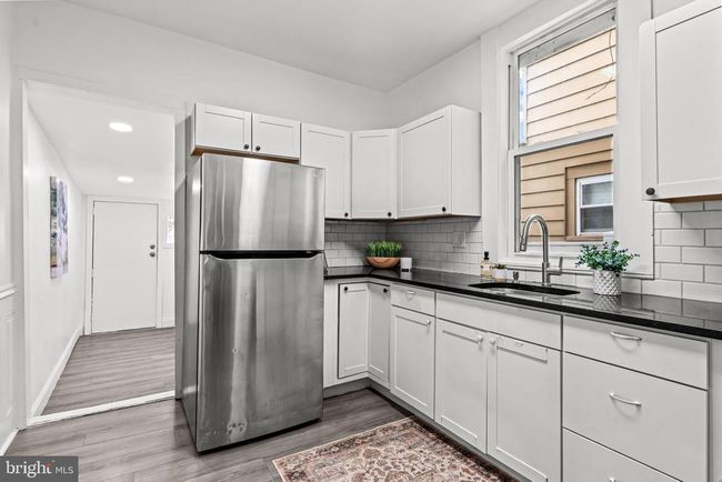239 3 Rd St, Townhouse with 3 bedrooms, 1 bathrooms and null parking in GLOUCESTER CITY NJ | Image 7