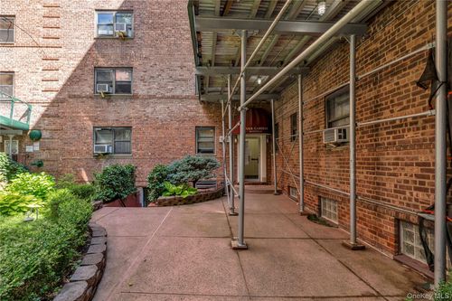 3v-102-55 67th Rd, Forest Hills, NY, 11375-2676 | Card Image