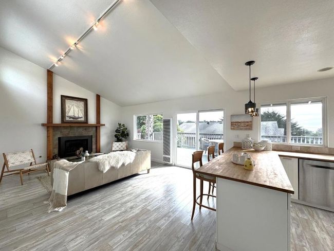 304 12 Th St, House other with 3 bedrooms, 2 bathrooms and 2 parking in Montara CA | Image 17