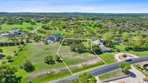 27213 Waterfall Hill Pkwy, Spicewood, TX, 78669-3079 | Card Image