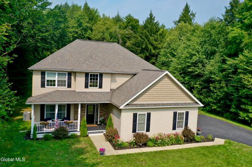 25 Oakwood Ct, Ballston Spa, NY, 12020-2241 | Card Image