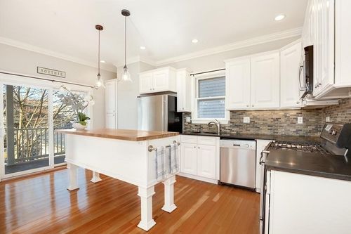 apt-2-10 Ticknor St, Boston, MA, 02127-4294 | Card Image