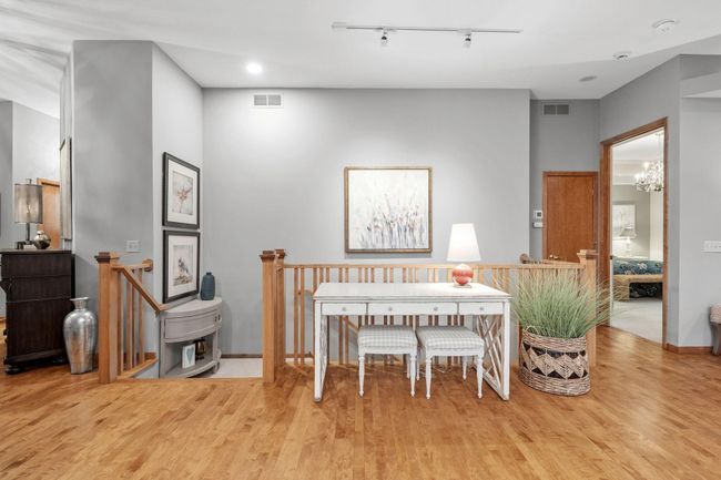33 Summit Vw, Townhouse with 3 bedrooms, 3 bathrooms and null parking in North Oaks MN | Image 19