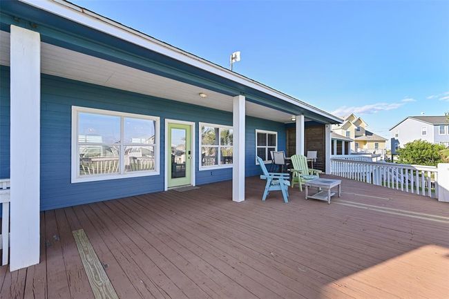 3233 Castle Dr, House other with 3 bedrooms, 2 bathrooms and 1 parking in Crystal Beach TX | Image 25