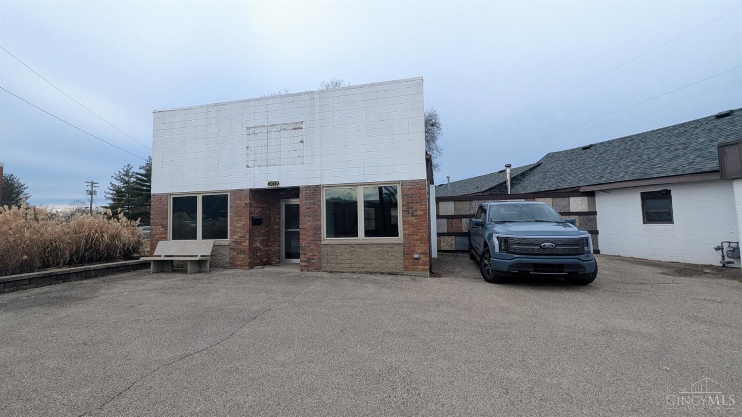 Commercial Sale in Newtown 2