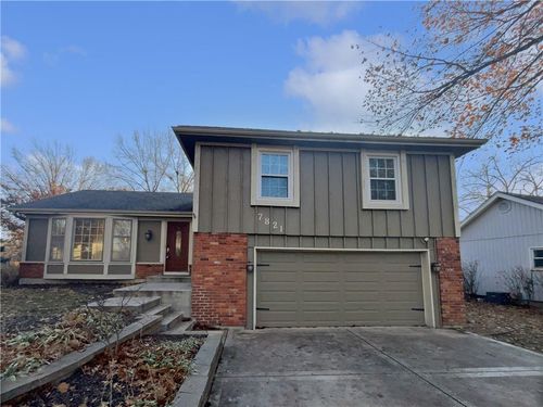 7821 N Overland Dr, Kansas City, MO, 64151-1098 | Card Image