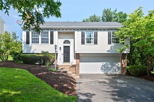 1069 Meadowbrook Dr, Canonsburg, PA, 15317-5030 | Card Image