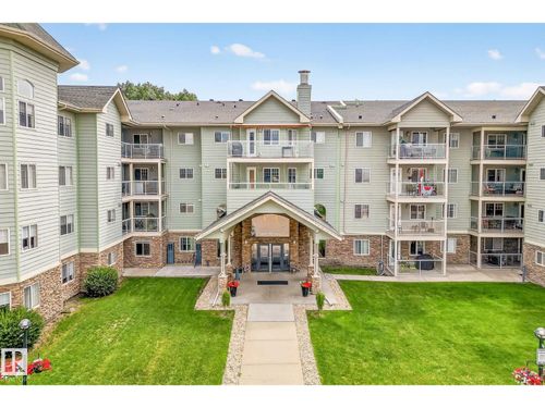 202-9995 93 Ave, Fort Saskatchewan, AB, T8L1N5 | Card Image