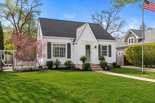 8115 N Whitney Road, Fox Point, WI, 53217 | Card Image