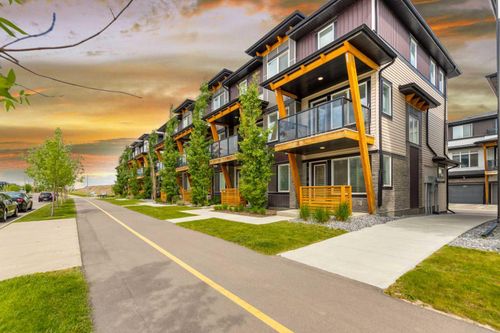 572 Savanna Boulevard Ne, Calgary, AB, T3J0Y2 | Card Image