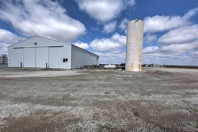 1601 State Highway 128, Home with 0 bedrooms, 2 bathrooms and 20 parking in Bethany IL | Image 26