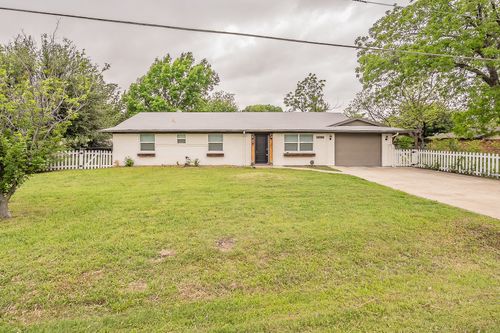 2322 Monteleon St, Grand Prairie, TX, 75051-4925 | Card Image