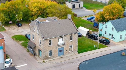 156 Mackay St, Pembroke, ON, K8A1B9 | Card Image