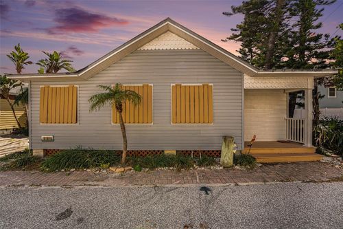 125 95th Ave, TREASURE ISLAND, FL, 33706-3325 | Card Image