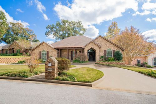 1604 Colonial Dr, Longview, TX, 75605-2667 | Card Image