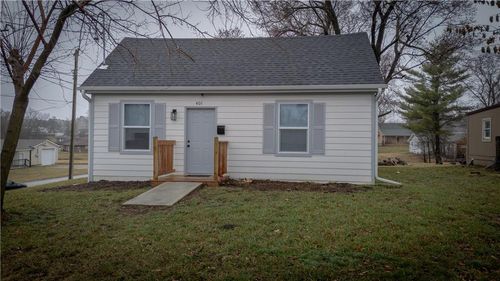401 Darneal Avenue, Richmond, MO, 64085 | Card Image