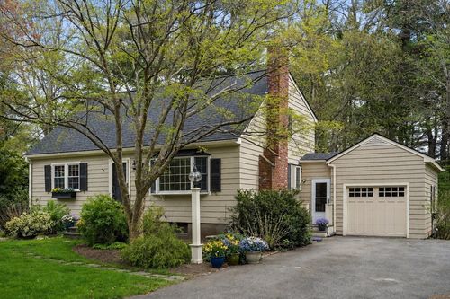 123 Harding St, Medfield, MA, 02052-1029 | Card Image