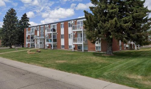 9-512 Mccutcheon Dr Nw, Medicine Hat, AB, T1A6X7 | Card Image