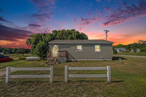 1993 S Custer Rd, Custer, MI, 49405-9717 | Card Image