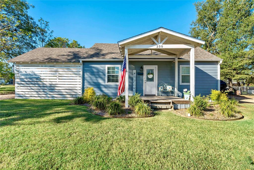Division St, Blossom, TX 75416