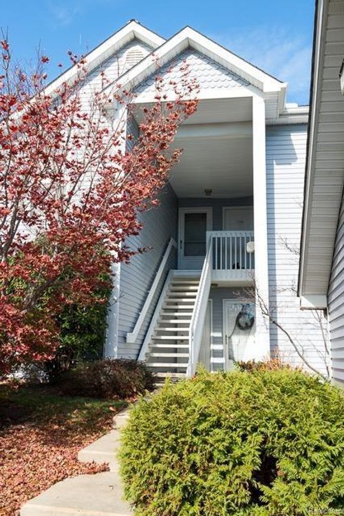 1708 Weatherstone Dr, Ann Arbor, MI, 48108-3398 | Card Image
