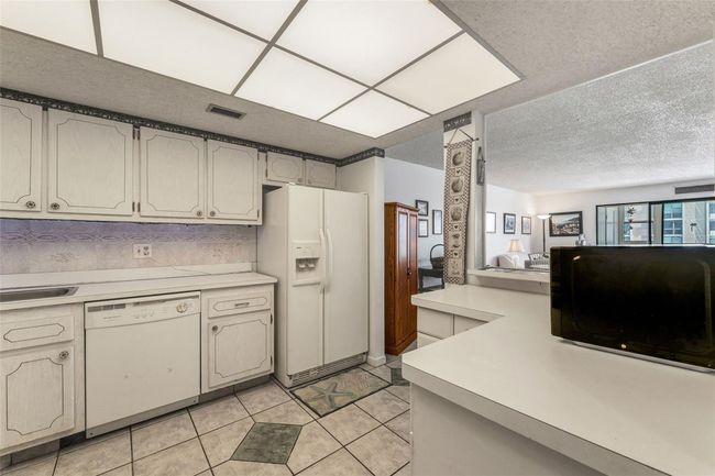 APT-403 - 851 Bayway Blvd, Condo with 2 bedrooms, 2 bathrooms and null parking in CLEARWATER BEACH FL | Image 39