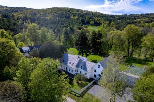 56 Elm St, Norwich, VT, 05055-9446 | Card Image