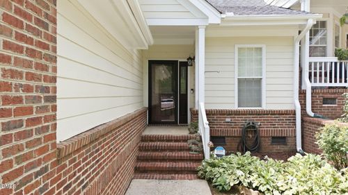 8305 Amber Leaf Ct, Raleigh, NC, 27612-7388 | Card Image