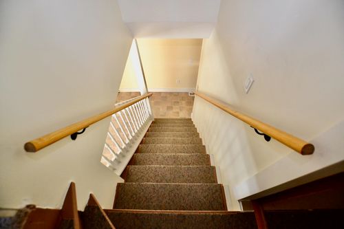 896 Us Route 2, Middlesex, VT, 05602-8862 | Card Image