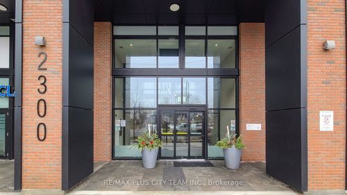 718-2300 St Clair Ave W, Toronto, ON, M6N0B3 | Card Image