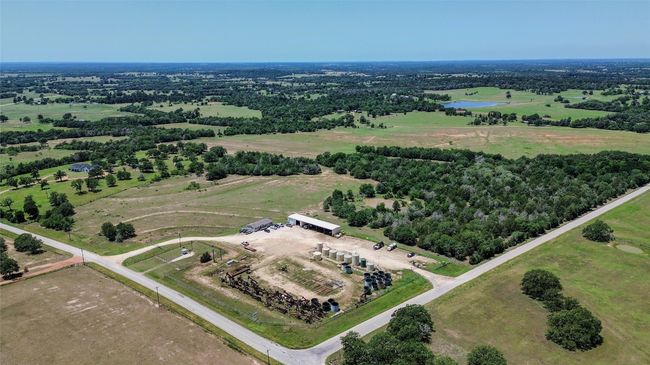 1197 Private Road 2071, Home with 4 bedrooms, 3 bathrooms and null parking in Giddings TX | Image 7