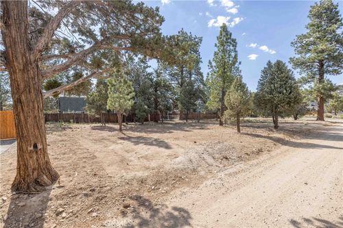 909 A Ln, Big Bear City, CA, 92314-9302 | Card Image