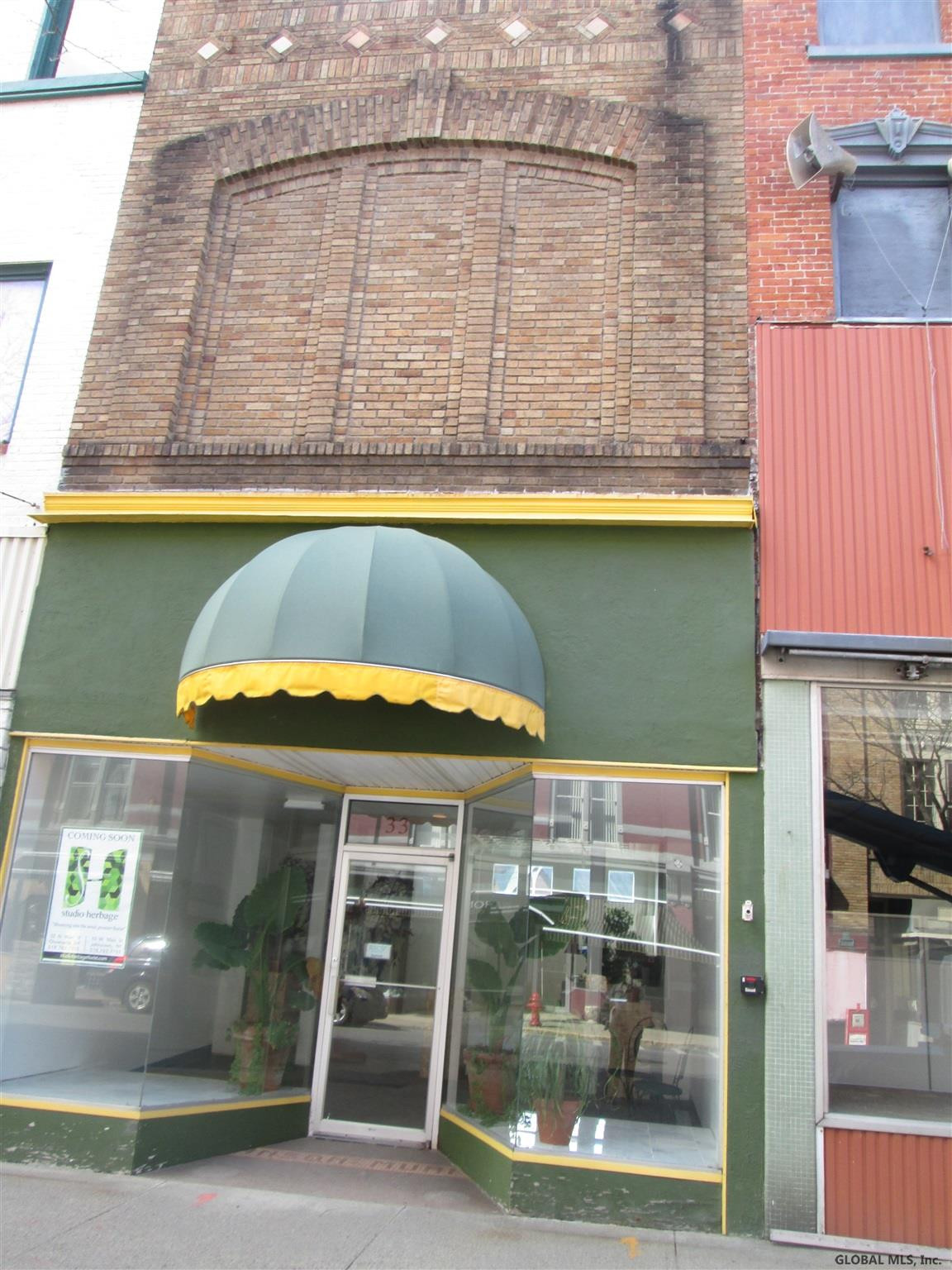 33 N Main St, Gloversville, NY 12078