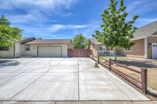 692 Lassen Way, Gardnerville, NV, 89460-8131 | Card Image