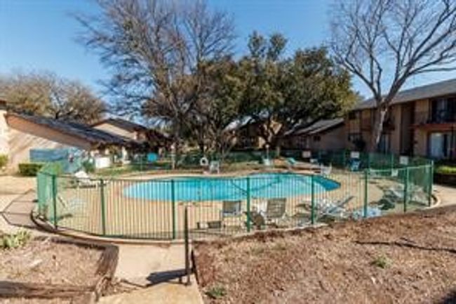 5742 Marina Dr, Townhouse with 3 bedrooms, 2 bathrooms and null parking in Garland TX | Image 7