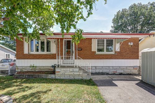 49 Victoria St S, Aylmer, ON, N5H1X5 | Card Image