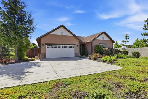 1330 Golden Eagle Dr, Morgan Hill, CA, 95037-9092 | Card Image