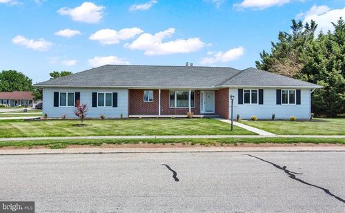 56 Franklin Dr, MCSHERRYSTOWN, PA, 17344-1131 | Card Image