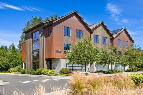 b240-4565 Flying Goat Ave Ne, Bainbridge Island, WA, 98110-5418 | Card Image