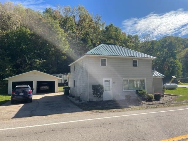 Denniston St, Cassville, WI 53806