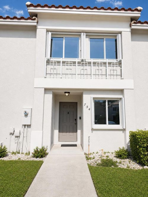 754-754 Nw 208th Dr, Pembroke Pines, FL, 33029-2148 | Card Image