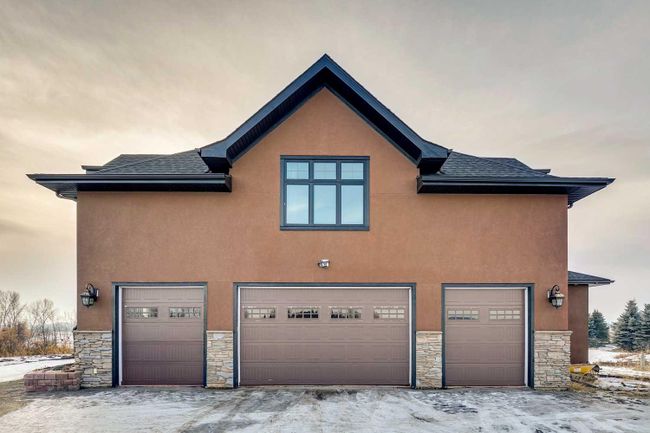 33114 Township Road 243, Home with 6 bedrooms, 5 bathrooms and null parking in Rural Rocky View County AB | Image 33
