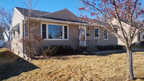 2729 14th Ave Se, Cedar Rapids, IA, 52403-3518 | Card Image