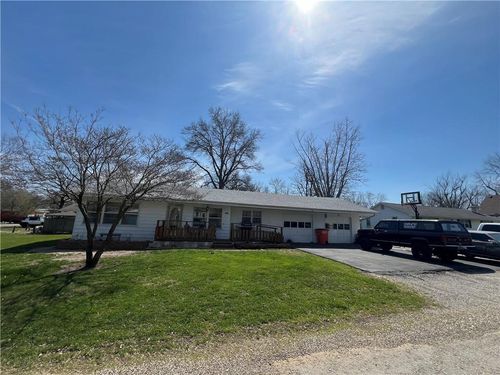 1005 Wisconsin Ave, Windsor, IL, 61957-1128 | Card Image