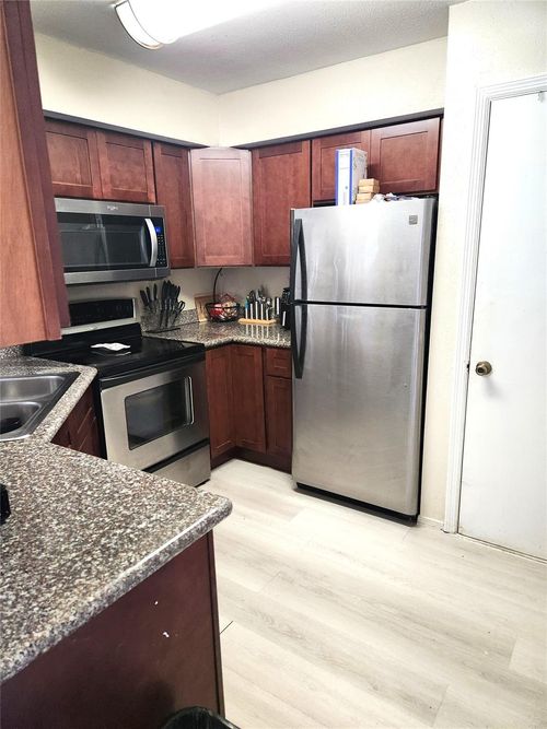 apt-207-2321 Nw 33rd St, Oakland Park, FL, 33309-6431 | Card Image