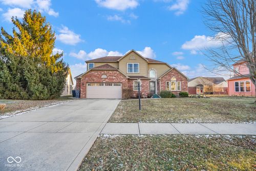 633 Savannah Dr, Greenwood, IN, 46142-1999 | Card Image