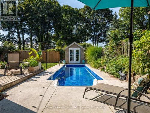 6254 Russell St, Niagara Falls, ON, L2J1P1 | Card Image